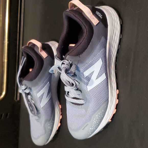 EUC New Balance Fresh Foam Arishi - Picture 4 of 11